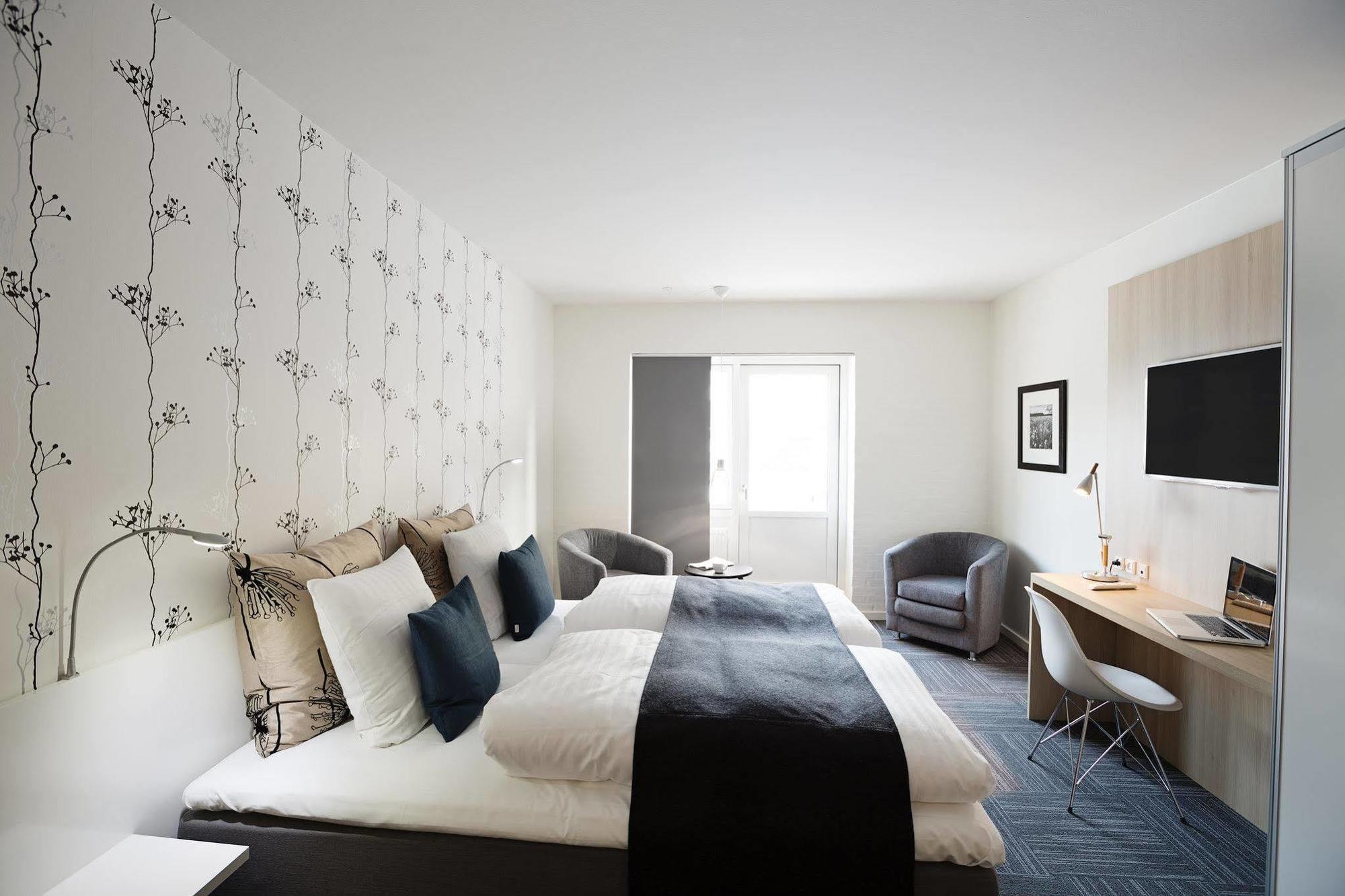 Hotel Jernbanegade Kibaek Екстер'єр фото