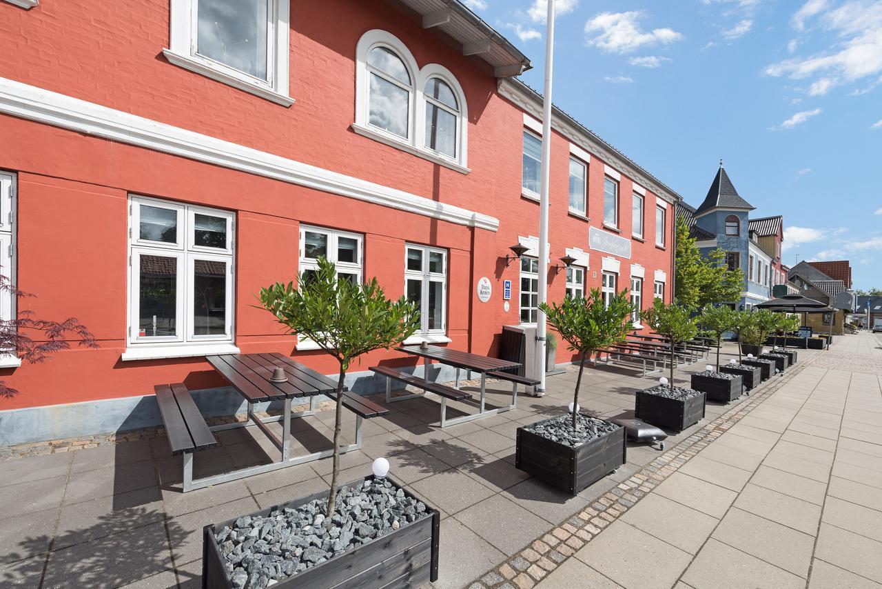 Hotel Jernbanegade Kibaek Екстер'єр фото